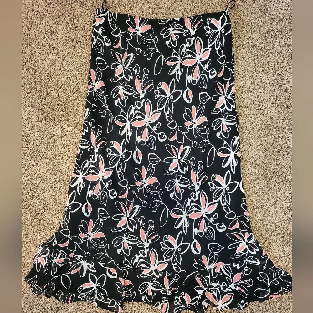 East 5th Floral Black and Pink Women's Maxi Skirt. Size 10 - Picture 12 of 13